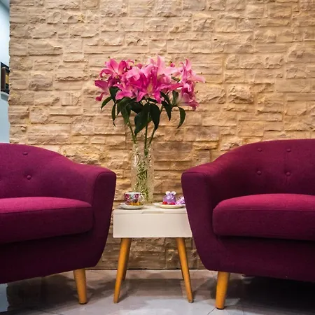 Center Luxury 1 Bed & Breakfast 4*