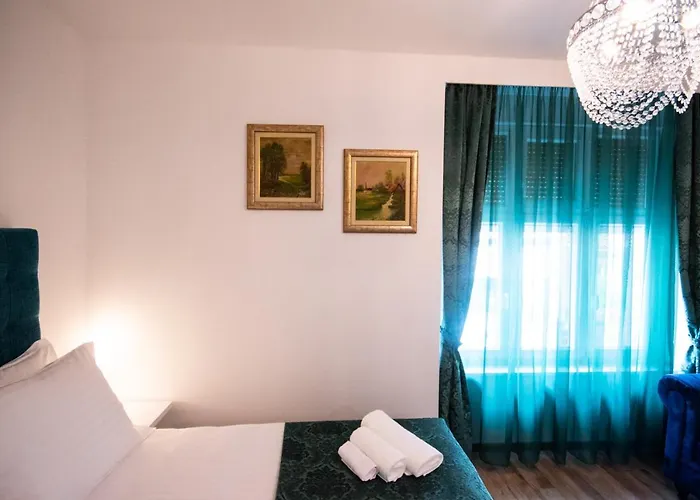 Bed & Breakfast Center Luxury Rooms 1