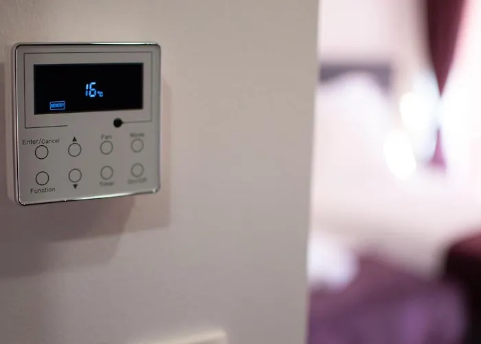 Center Luxury Rooms 1 Bed & Breakfast 4*